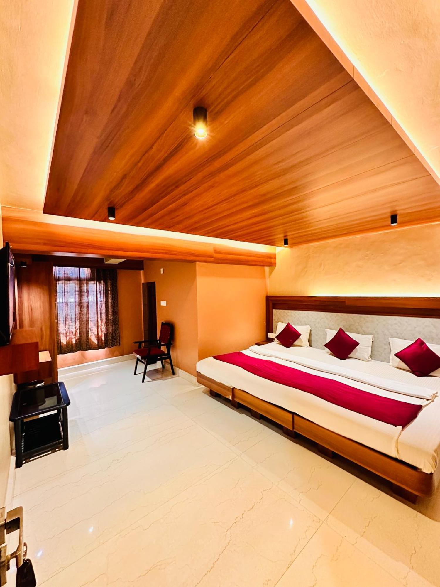 City Palace Hotel Ooty Exterior foto